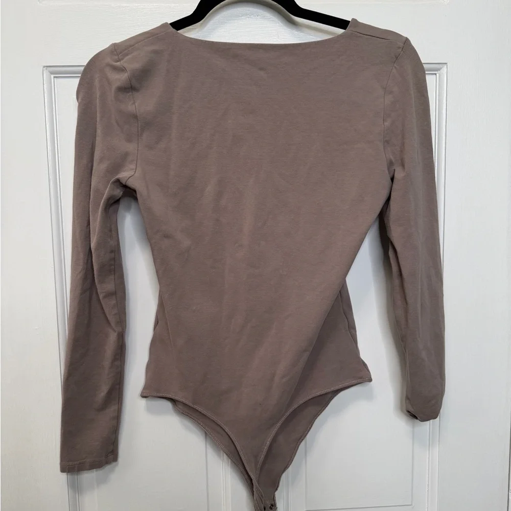 Abercrombie & Fitch Taupe Square Neck‎ Long Sleeve Bodysuit Size Medium